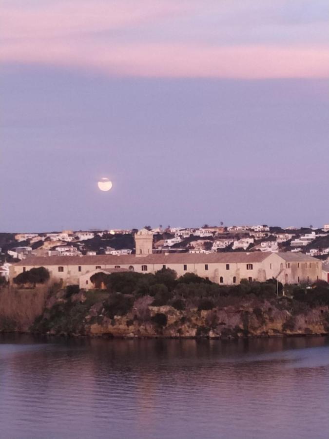 Starbal Apt Es Castell  Eksteriør billede